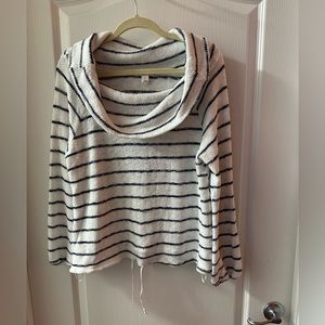 Contemporary Caslon Cropped Sweater Cowl Neck  size XL